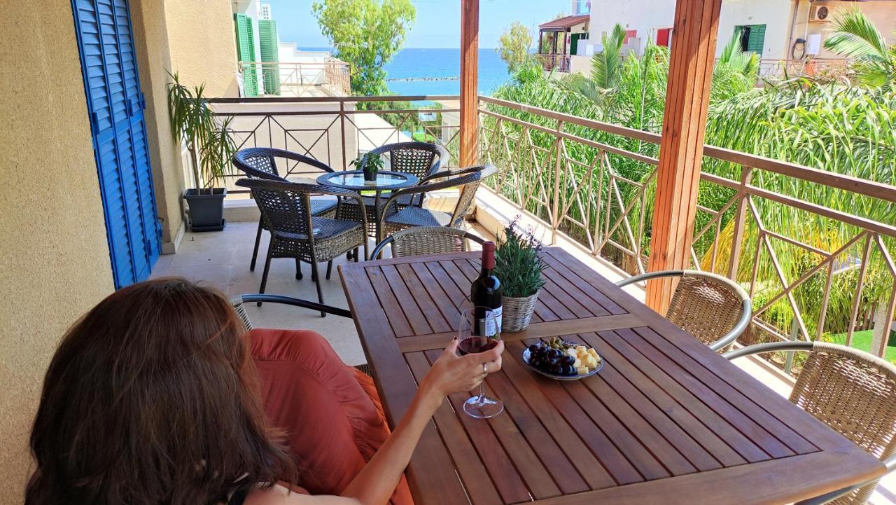 The Salnik Beach Apartment Limassol Exterior foto
